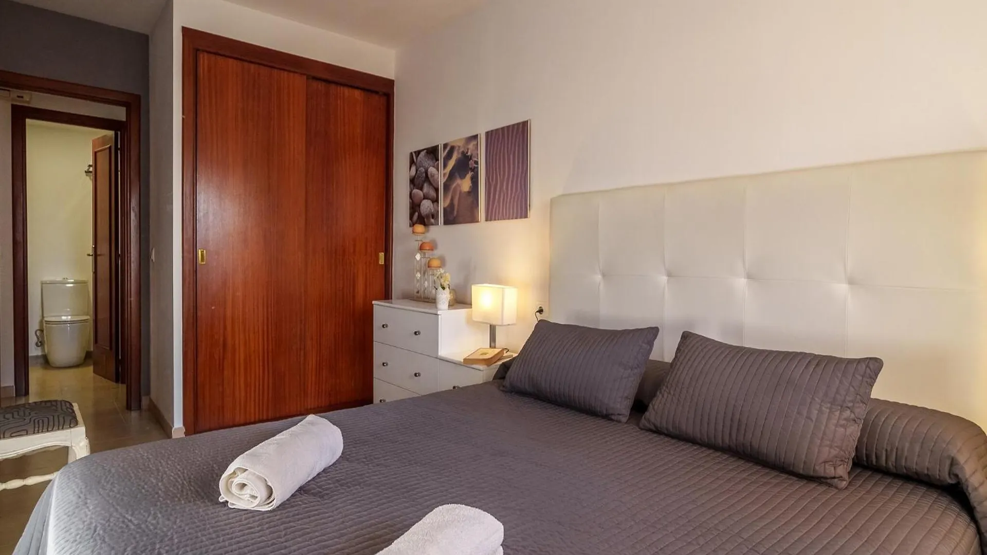 Apartment 3 Bedroom Apartment, 150M From Beach Port d'Alcúdia