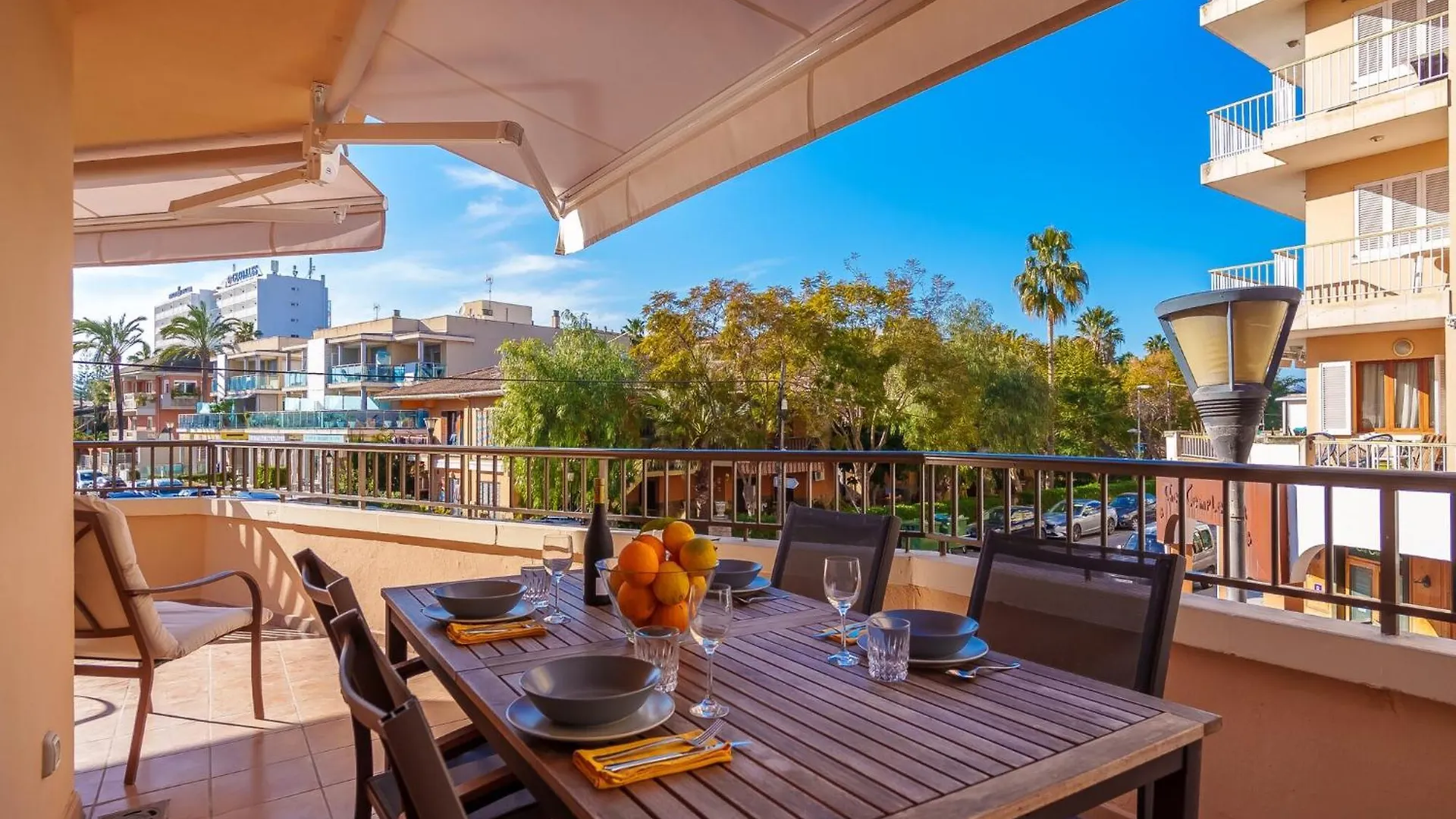 3 Bedroom Apartment, 150M From Beach Port d'Alcúdia Apartment
