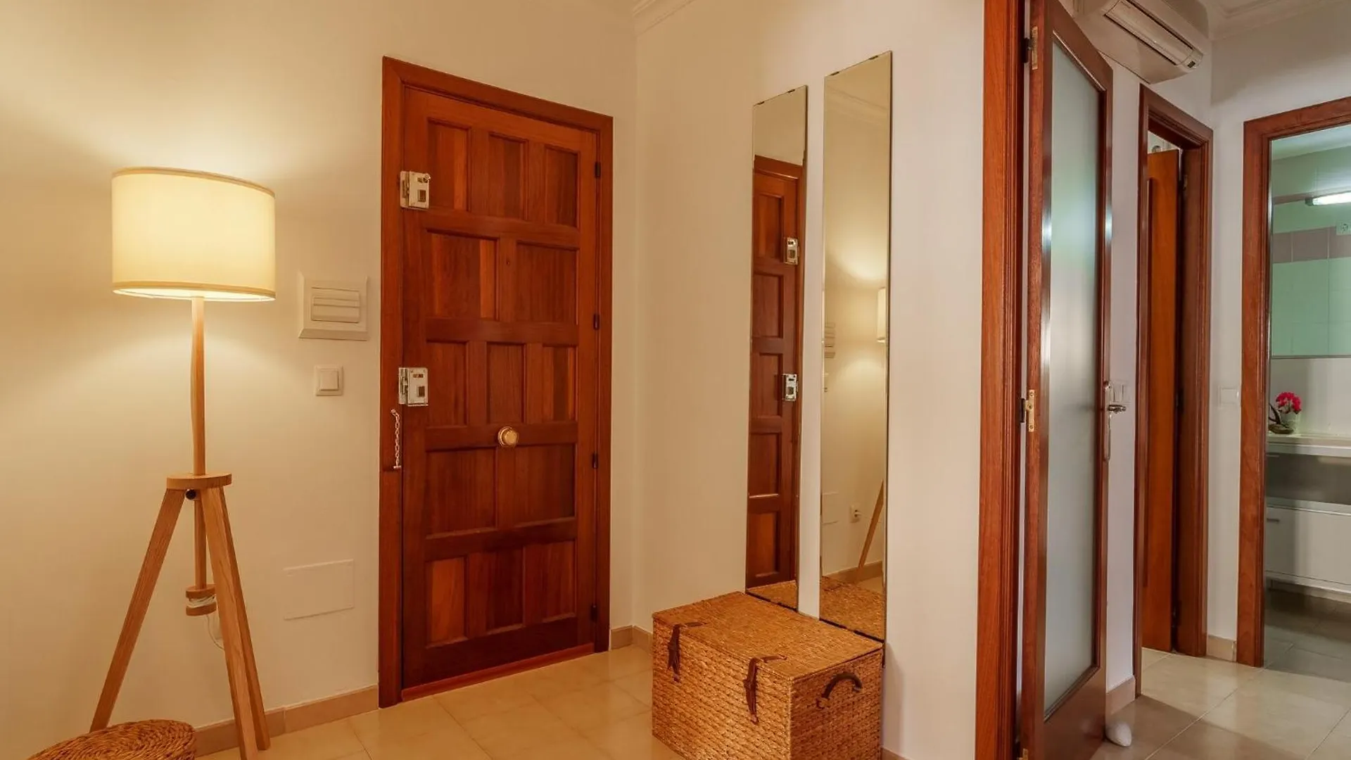 3 Bedroom Apartment, 150M From Beach Port d'Alcúdia Spanien